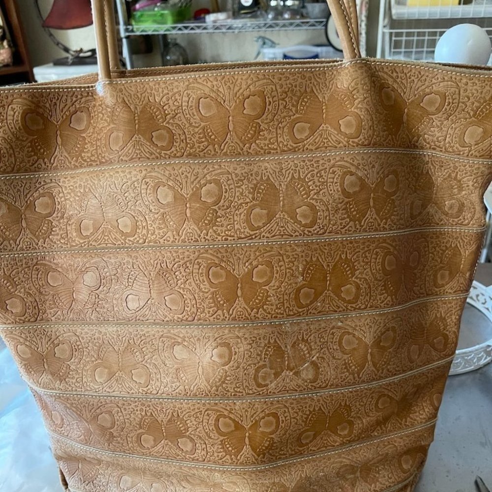 Bottega Veneta Butterfly leather tote